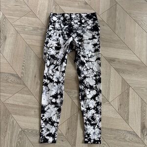 Lululemon Black & White Tie-Dye Leggings